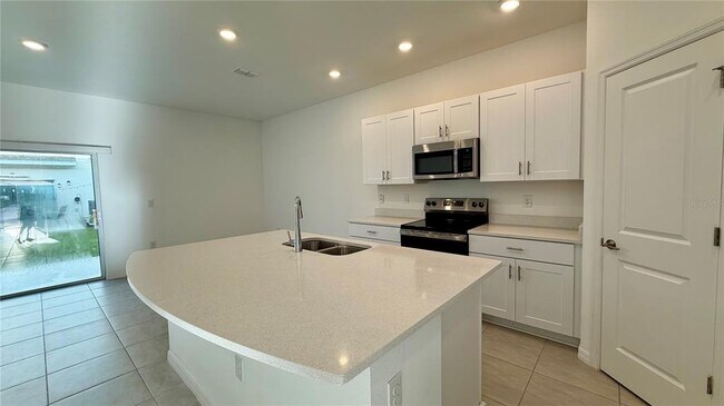Foto del edificio - 3006 Canary Ave