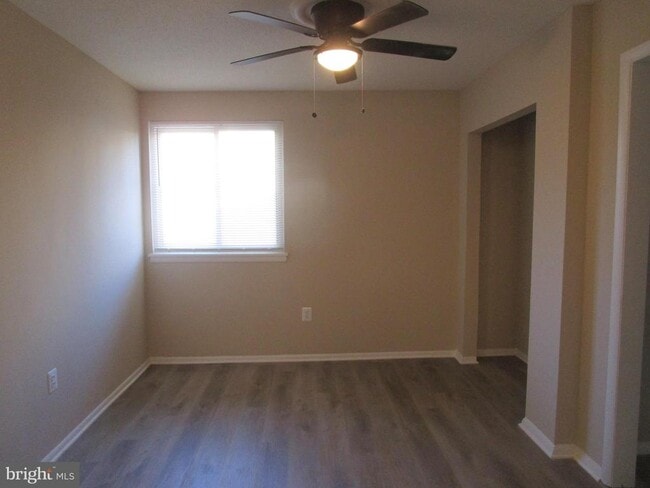 Foto del edificio - 7291 Coachlight Ct