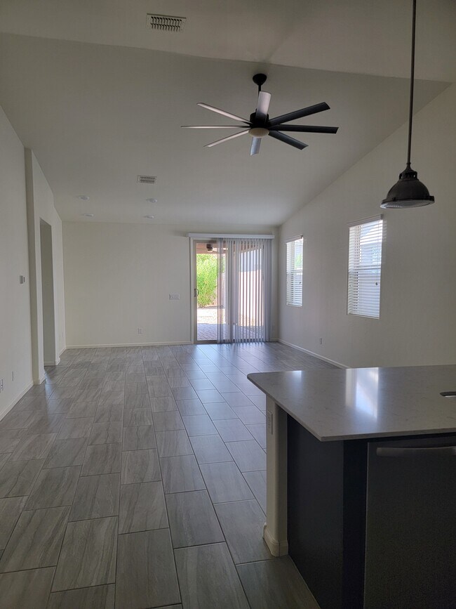 Great Room - 5402 W Hackamore Dr