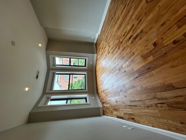 Foto del edificio - 751 W Buckingham Pl