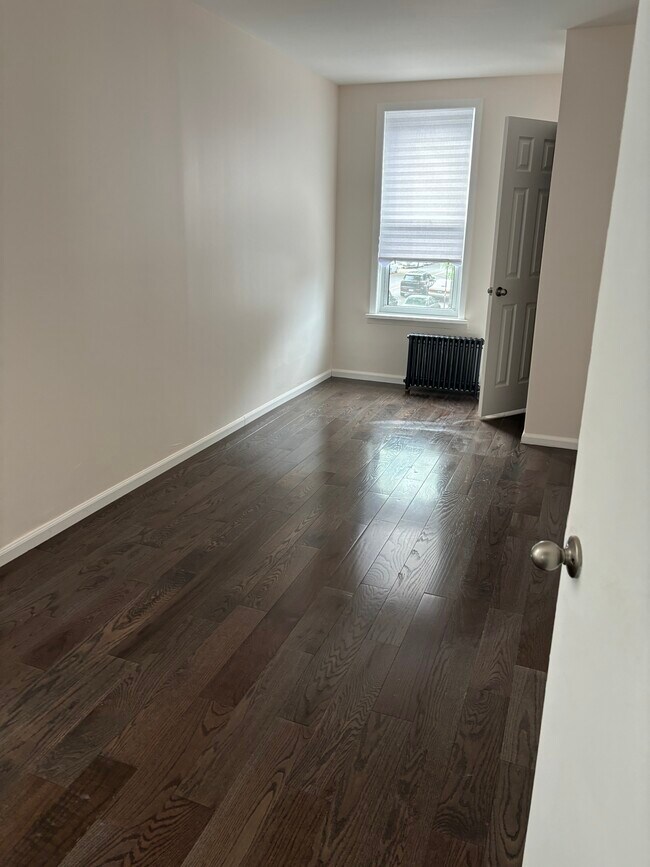 Foto del edificio - 9802 Farragut Rd