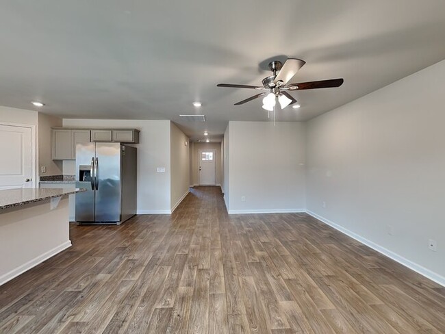 Foto del edificio - Apply Today! Ashton Lakes!!