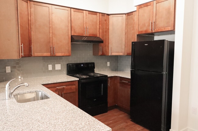 Building Photo - Birchwood at Washington Township