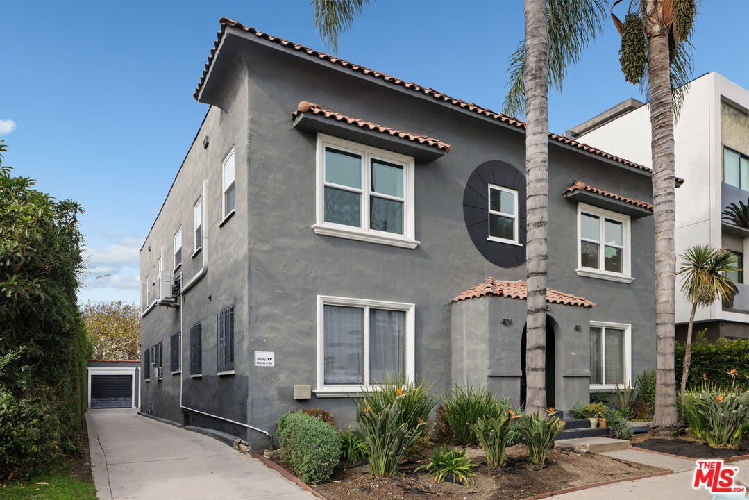 Primary Photo - 409 N Curson Ave
