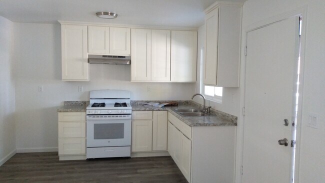 Foto del edificio - 3800 44th Ave