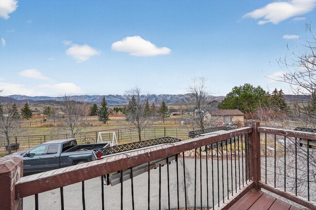 Foto del edificio - 7693 Whileaway Rd W