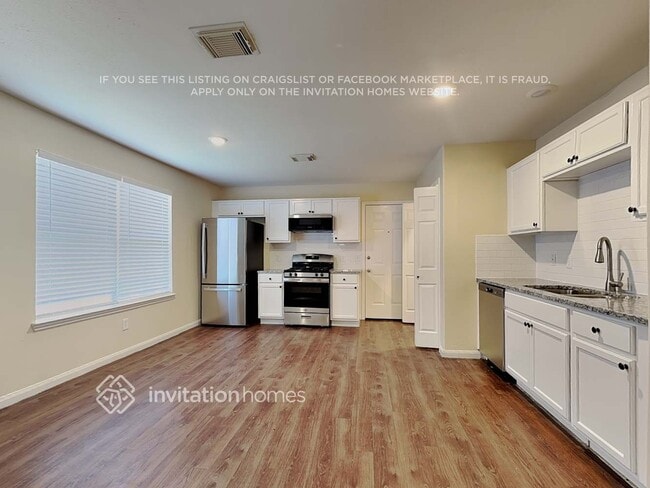 Building Photo - 6425 Mountain Pines Ln
