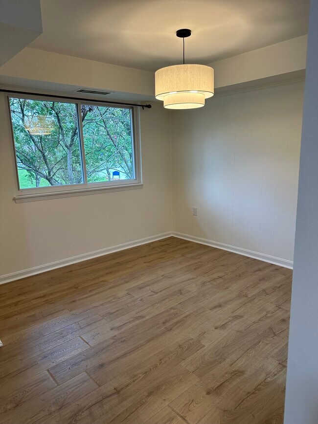 Foto del edificio - 217 Victor Pkwy