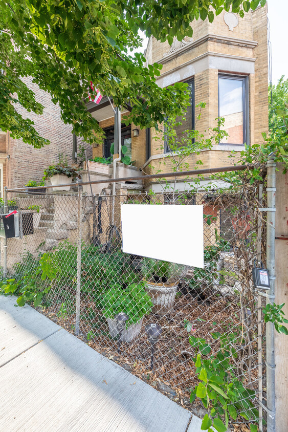 Foto principal - 2738 W 18th St