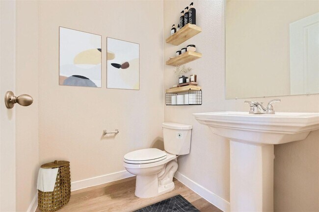 Foto del edificio - 2222 Hopper Ln