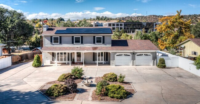Building Photo - Colorado Springs Country Club Neighborhood