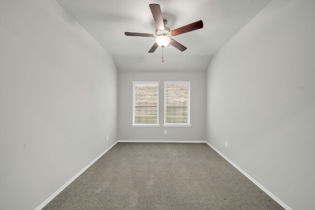 Foto del edificio - Energy efficient home built in 2024 - 4 bedrooms & an open-concept floor plan, tucked away on a c...