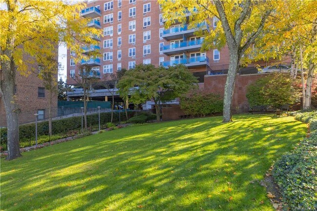 Foto del edificio - 14 Westview Ave
