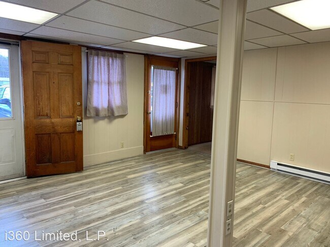 Building Photo - 4 br, 2 bath House - 1 Hot Point Ave