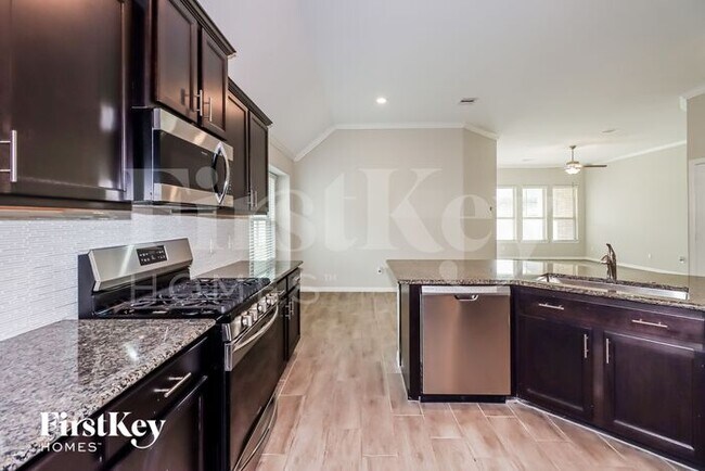 Foto del edificio - 1648 Breezewood Dr