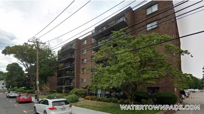 Foto del edificio - 16 Whites Ave