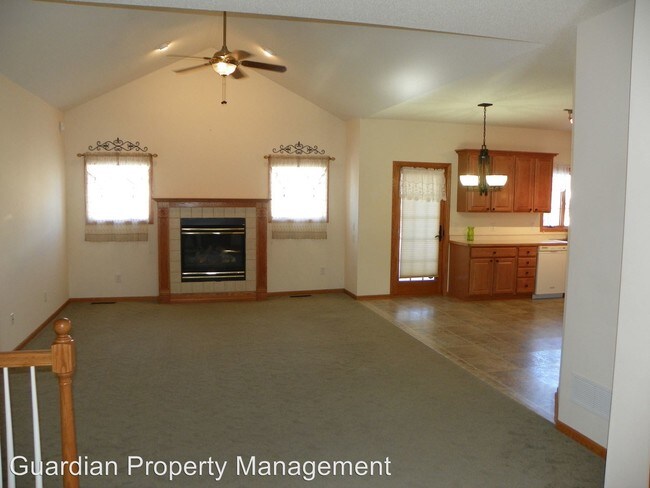 Building Photo - 6432 Clearwater Creek Dr