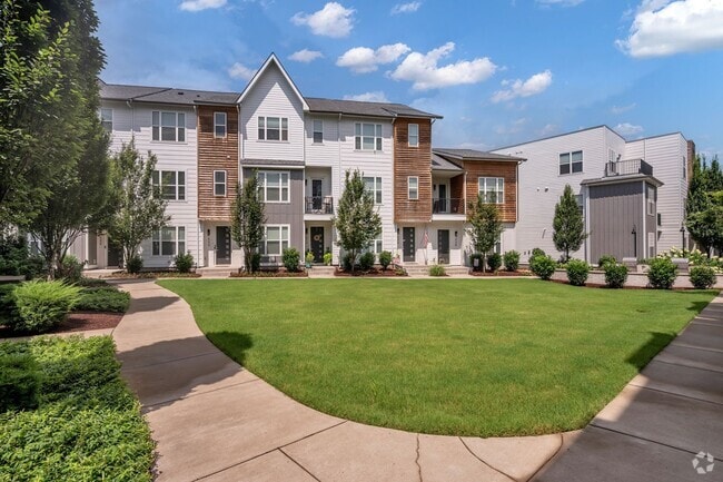 Building Photo - 504 Vernon Cir