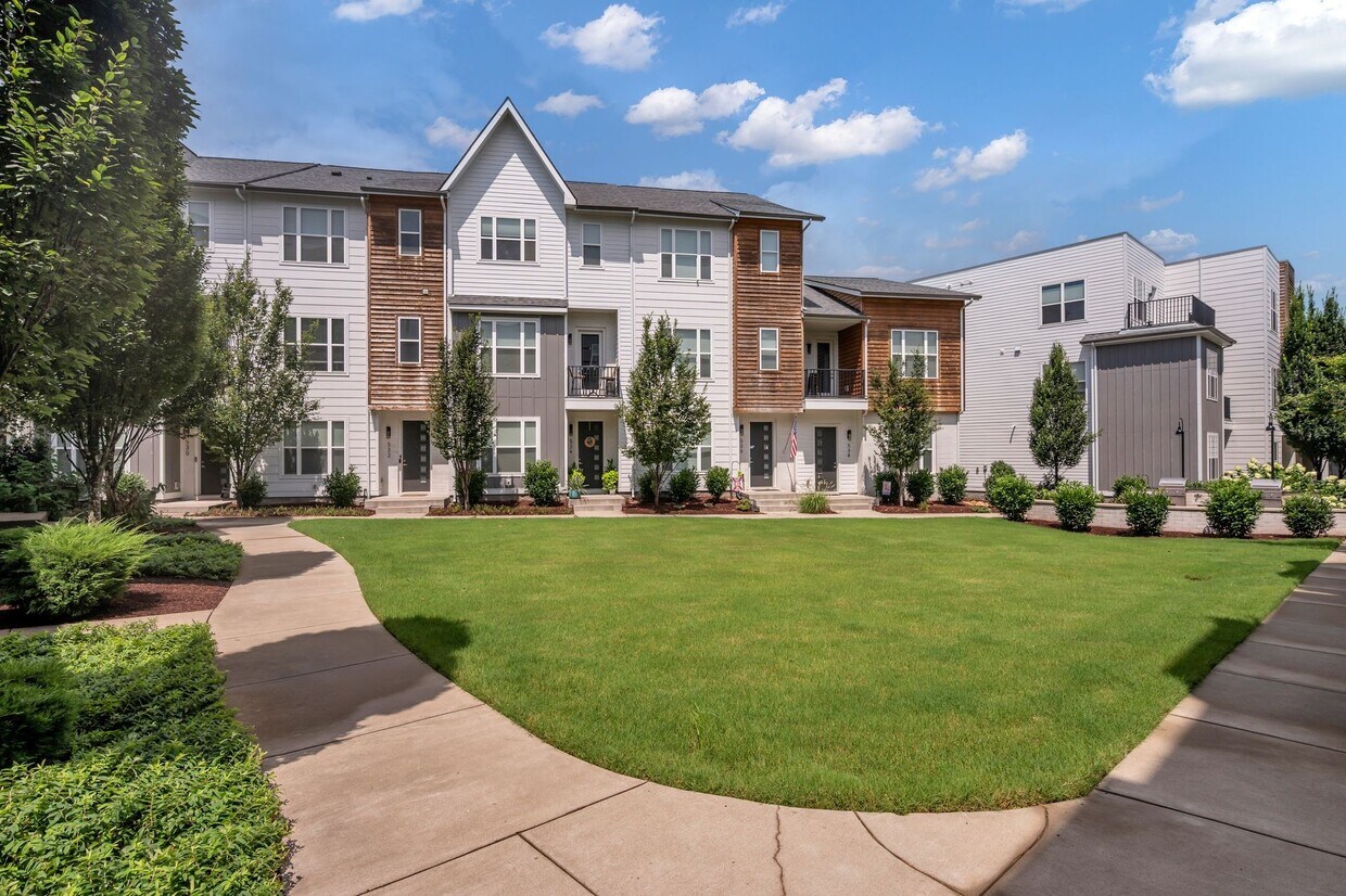Primary Photo - 504 Vernon Cir