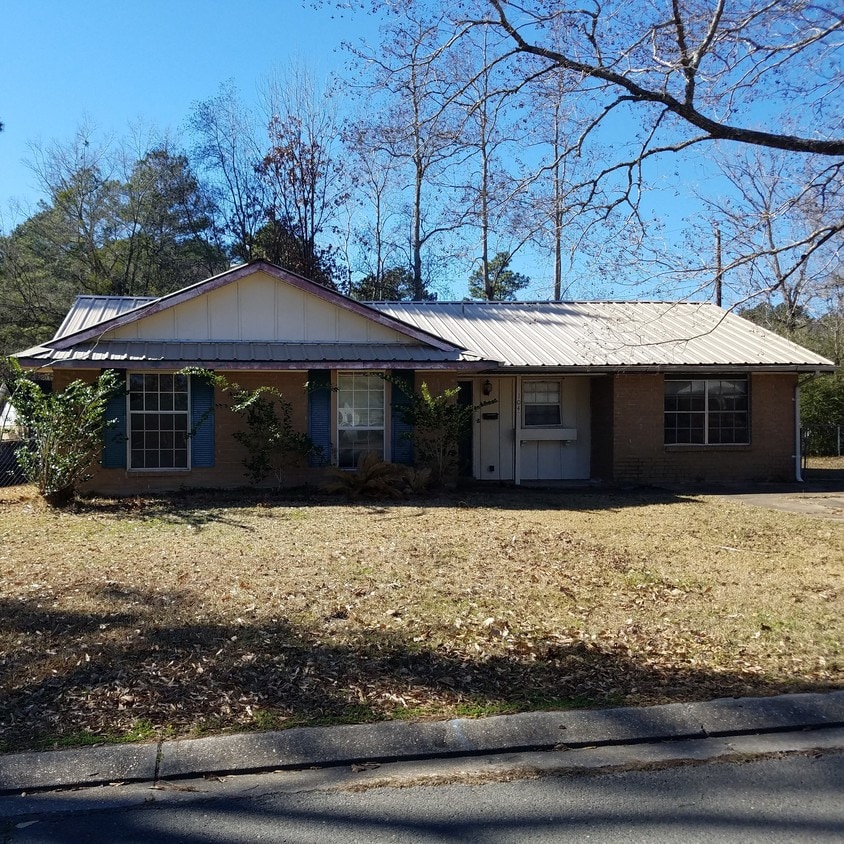 1048 Anderson Dr, Leesville, LA 71446 House Rental in Leesville, LA