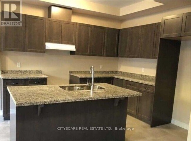 Photo du bâtiment - 87 Sonoma Valley Cres