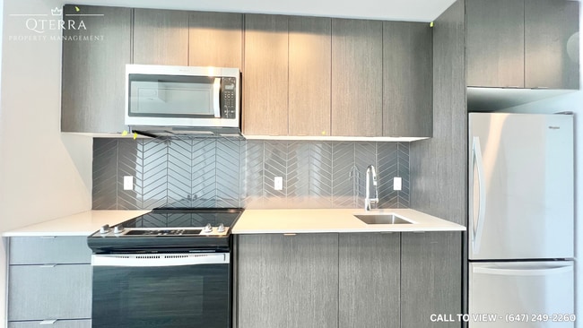 Building Photo - 1606 Charles St