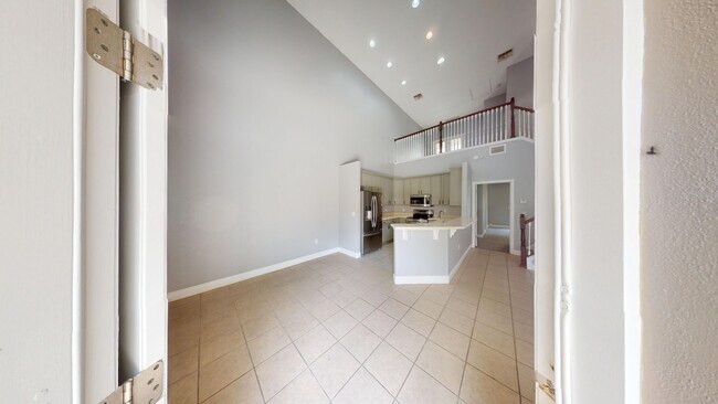 Foto del edificio - Beautiful 2 Bed 2.5 Bath Townhouse in Magn...