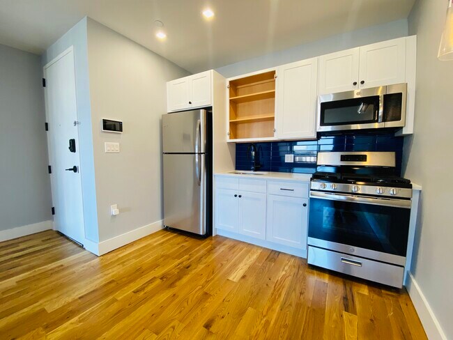 Foto del edificio - 244 Howard Ave