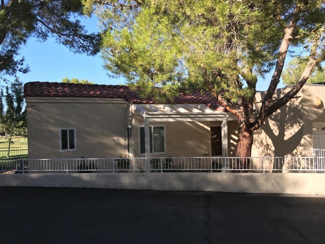 Primary Photo - 14746 Clubhouse Dr