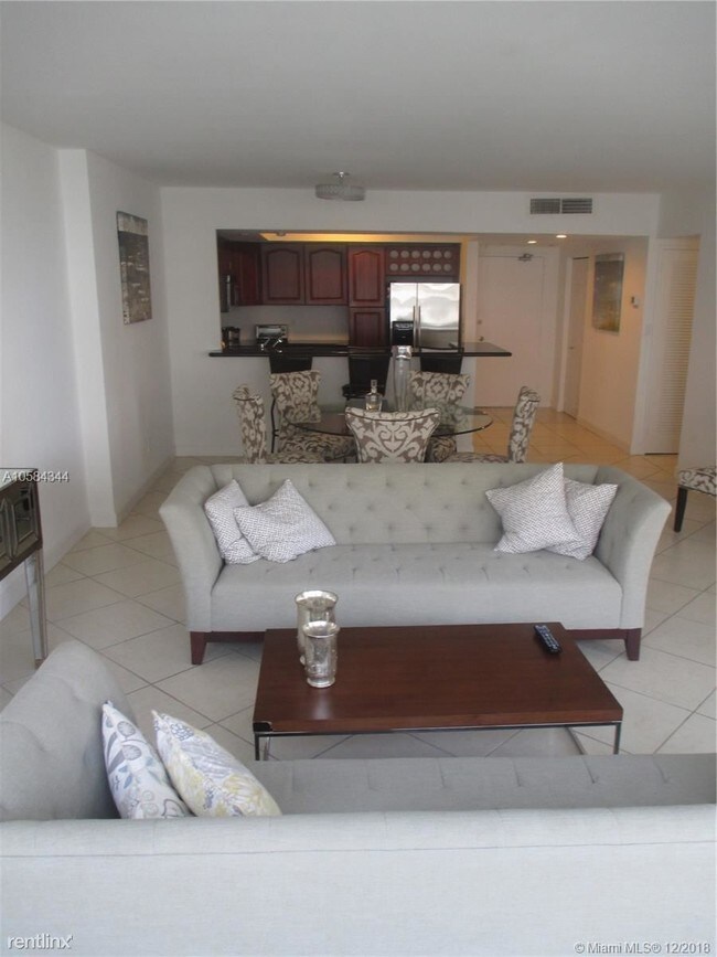 Building Photo - 2 br, 2 bath Condo - 5600 Collins Ave # And