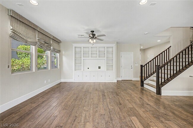 Foto del edificio - 5485 Bristol Grove Ln