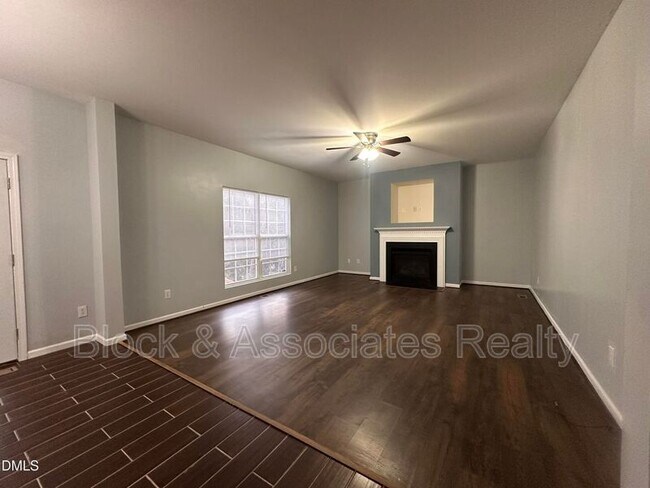 Foto del edificio - 1220 Arbor Greene Dr