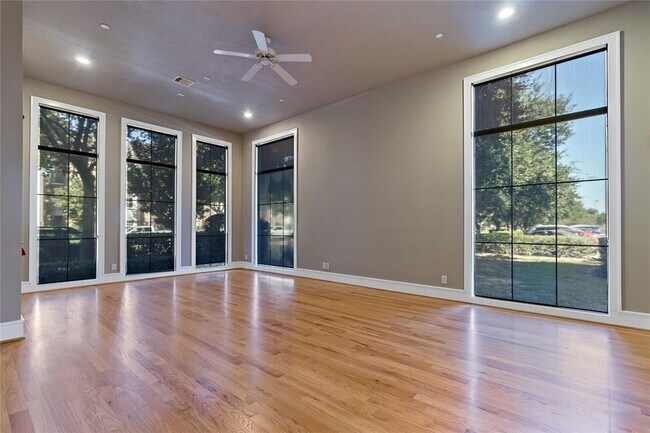 Foto del edificio - 1403 Lake Pointe Pkwy