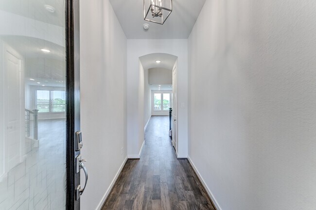 Foto del edificio - 6570 Scarlet Pond Ln