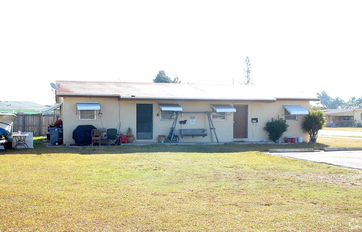 Building Photo - 693 NW 11th St