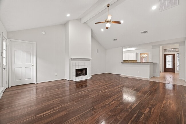 Building Photo - 2002 Foundary Dr