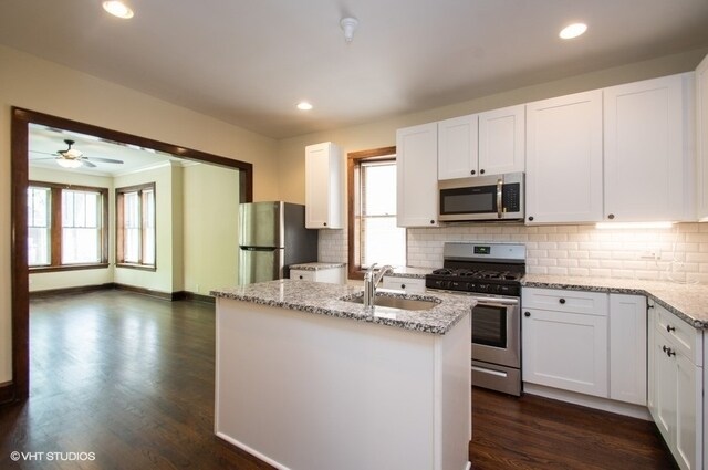 Building Photo - 5133 W Carmen Ave