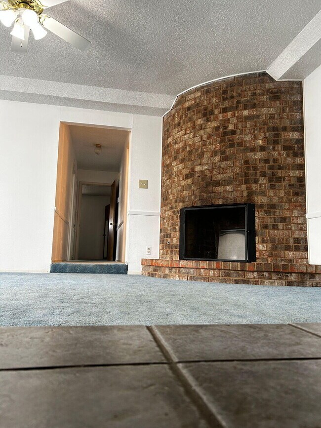 Foto del edificio - 6914 Gary Ave