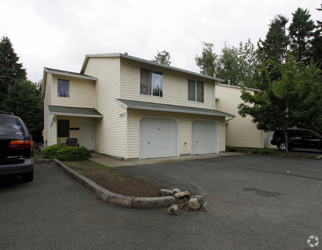 19935 NE Halsey St, Portland, OR 97230 Apartments in Portland, OR