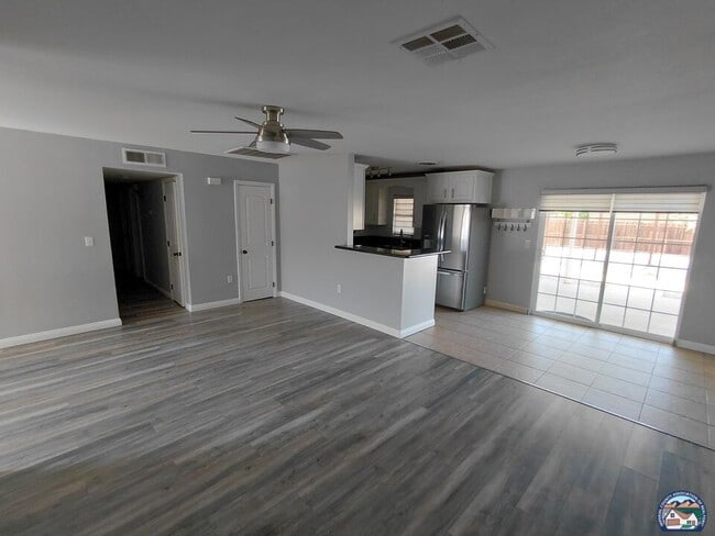 Building Photo - 1190 Ocotillo Dr