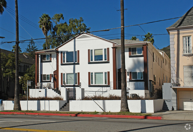 Building Photo - 7471 Hollywood Blvd