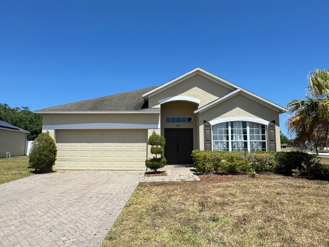 Foto principal - Available Now! Welcome to your new home in...