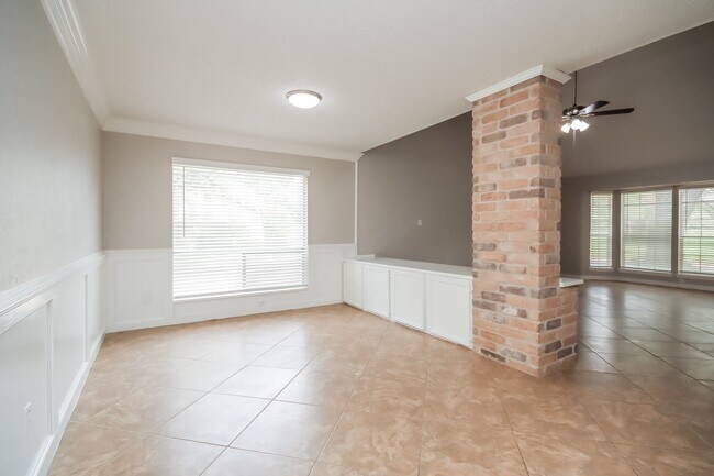 Foto del edificio - 1715 Windy Knoll Dr