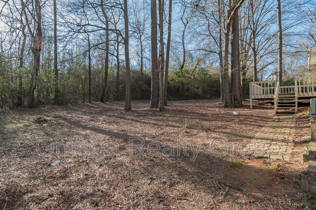 Foto del edificio - 2504 Beechwood Trail