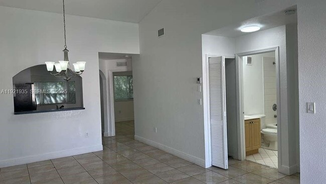 Foto del edificio - 1250 SE 28th Ct
