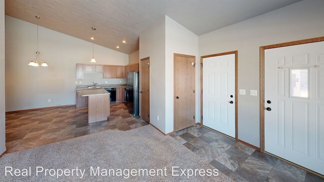 Foto del edificio - 1007 Legendary Dr