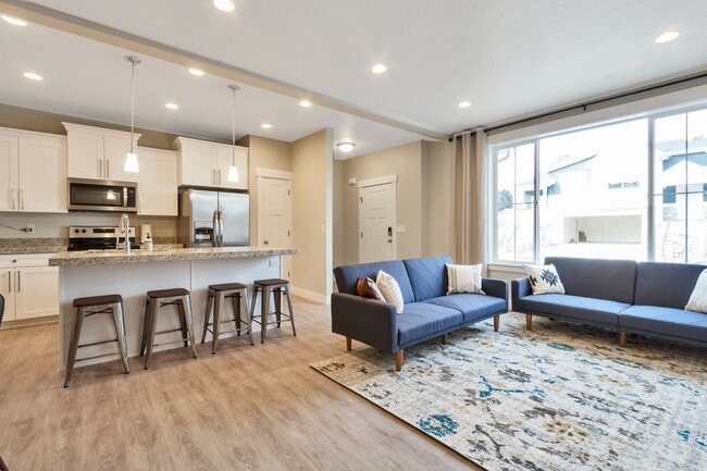 Photo - 2730 W Stockwell Ct Townhome
