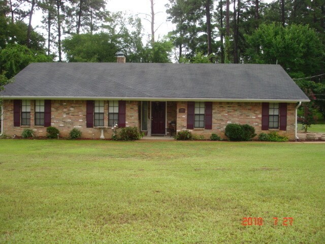 Primary Photo - 904 N Tyler