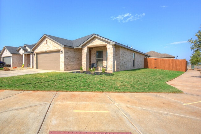Building Photo - 2901 Corpus Ave