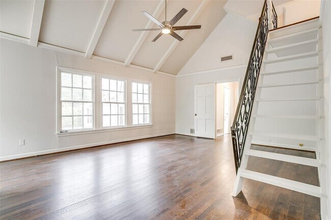 Building Photo - 404 Monticello Dr